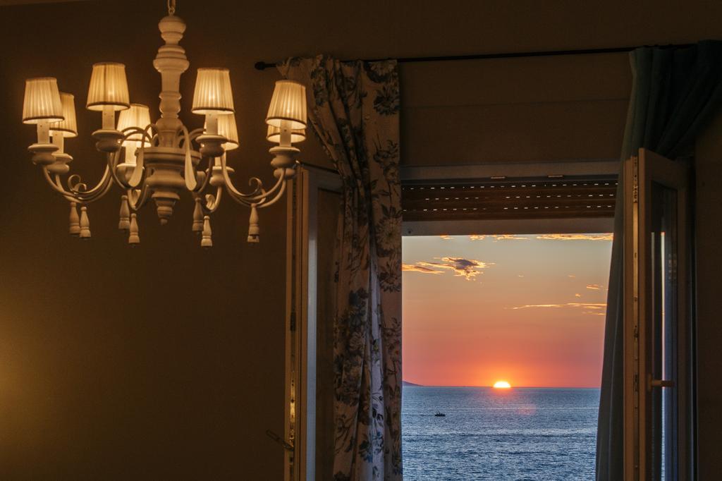 Luxury Residence Zara Esterno foto