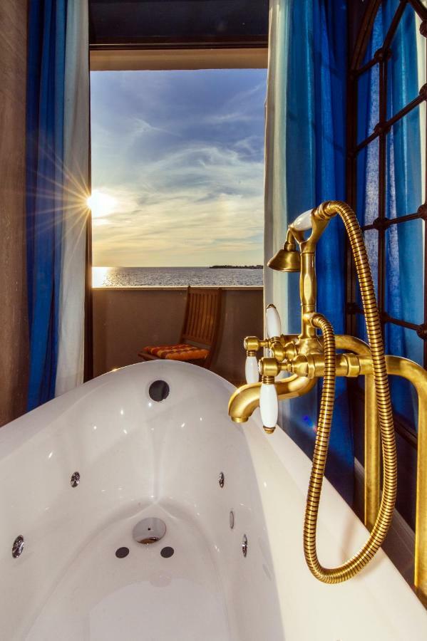 Luxury Residence Zara Esterno foto